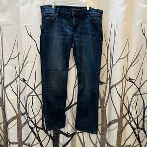 Gap women’s blue jean size 16x33R - worn a couple times. In near perfect shape.